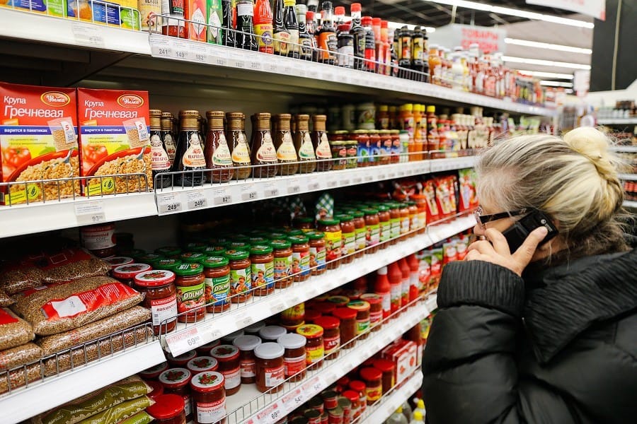"Заморозка цен на продукты приведет к дефициту и росту остальных цен" - главный экономист «ПФ Капитал»