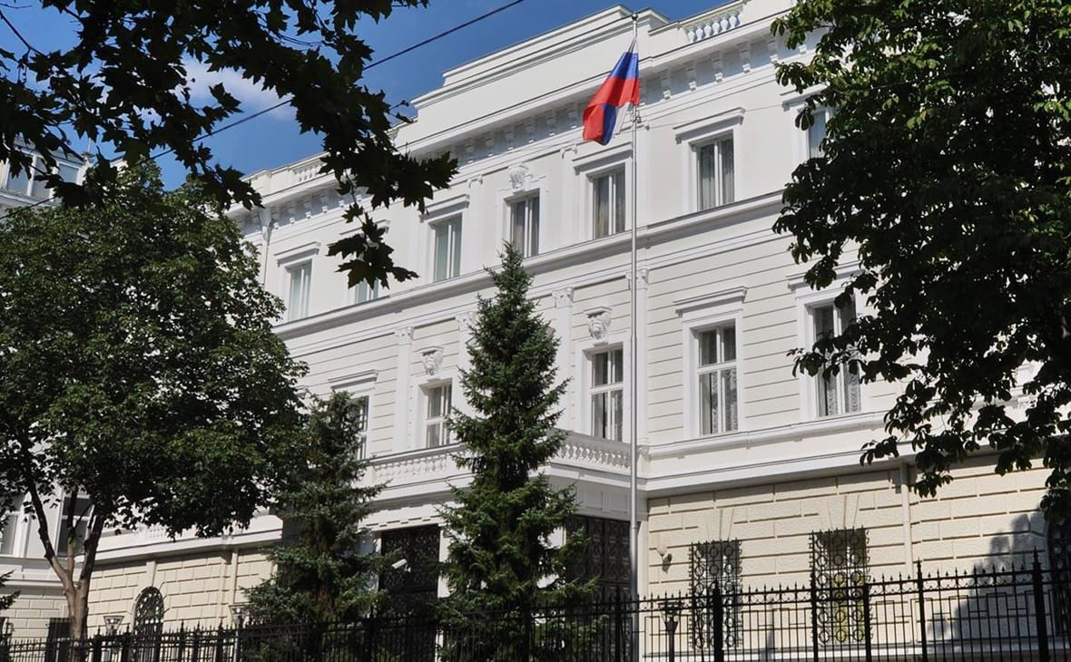 Австрия объявила четырех российских дипломатов персонами нон грата