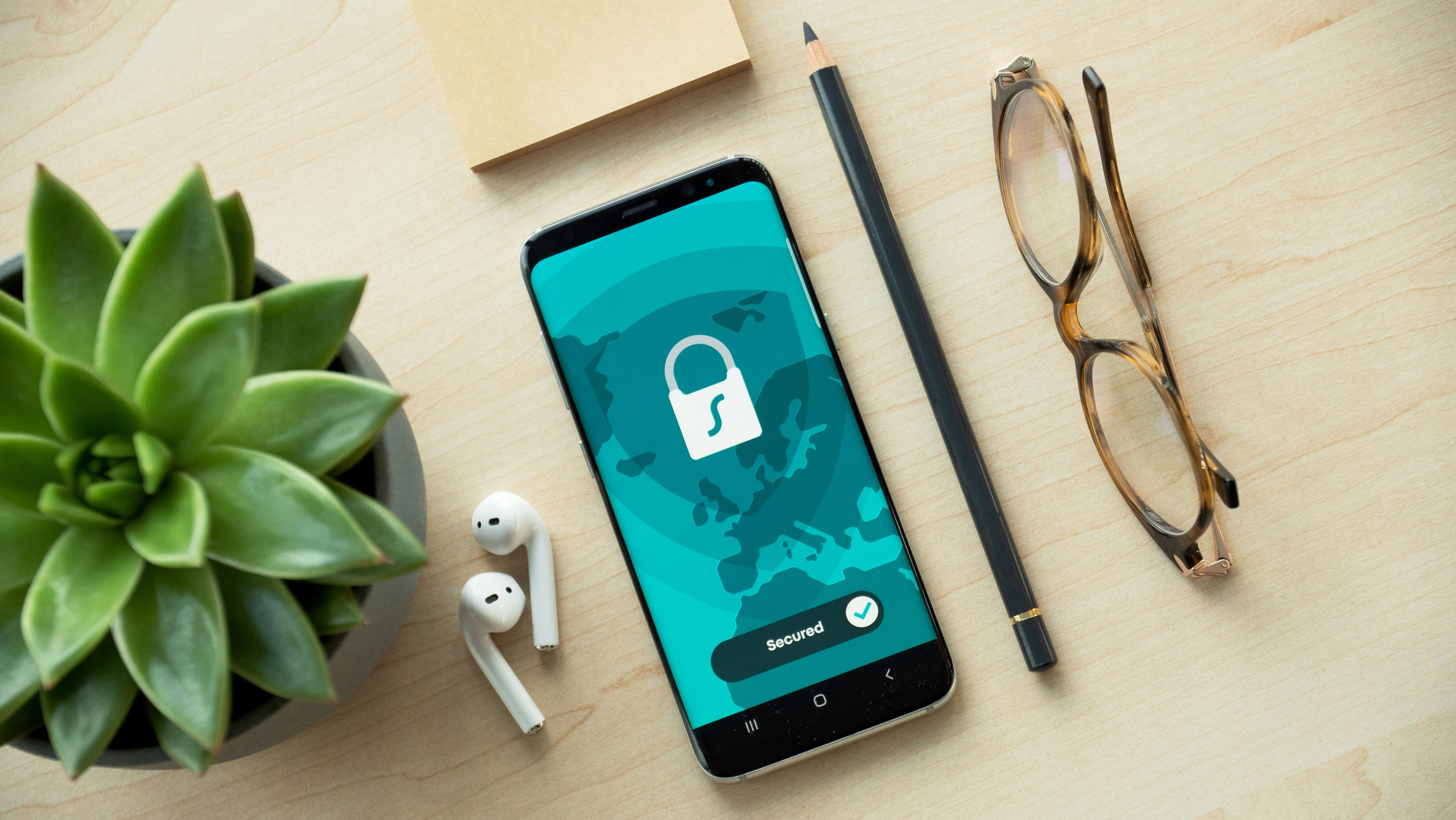 Роскомнадзор объявил, что будет блокировать китайский протокол для VPN-сервисов Shadowsocks