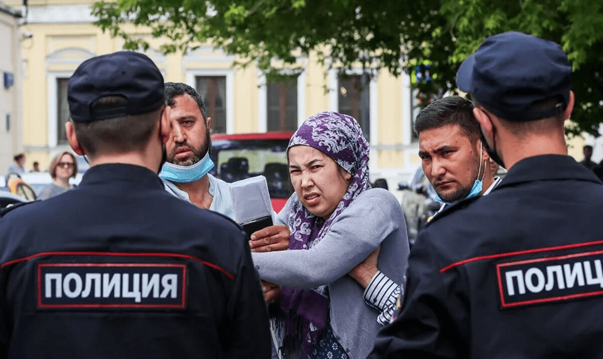 В России создается реестр нелегальных мигрантов. Попав в него, иностранный гражданин существенно поражается в правах